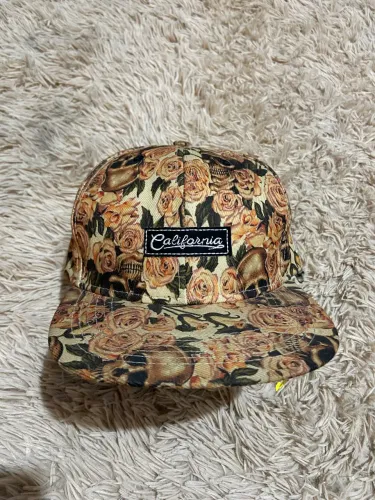 Boné estampado
