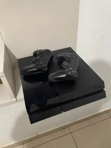 PS4 FAT COM 3 JOGOS INSTALADOS