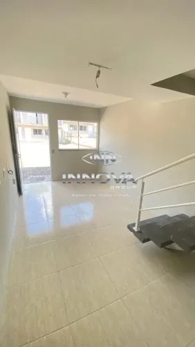 Casa em condomínio à venda, com 2 quartos, lavabo, quintal e 1 vaga em Cotia