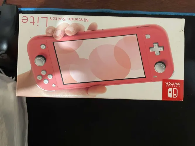 Nintendo switch Lite Coral
