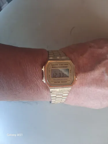 Relógio Casio unisex dourado illuminator