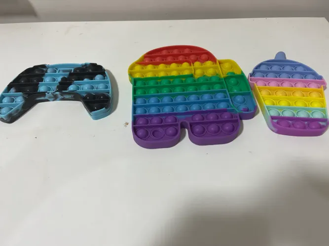 Brinquedos para desestressar (pop it )