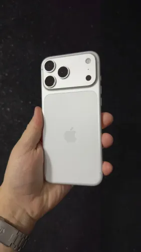 iPhone 17 Pro Max 256gb - Seminovo