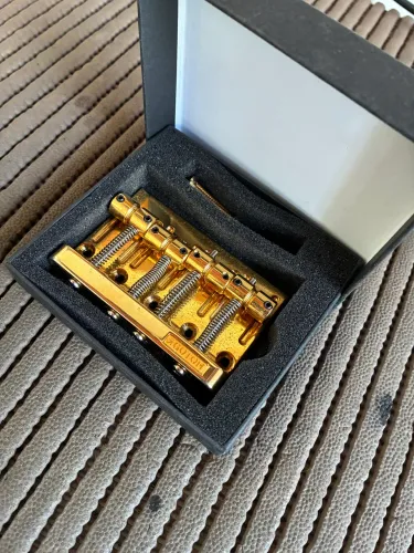 Ponte Gotoh 201B-4 (Pitch 19mm) - Baixo 4 Cordas - (Gold)