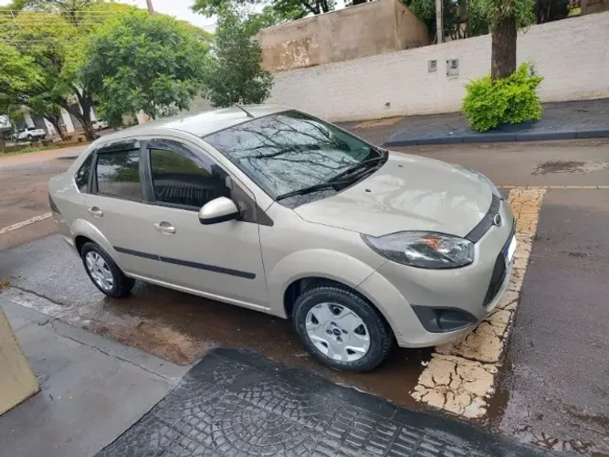 Ford Fiesta Sedan 1.0 8V Flex 4P 2012