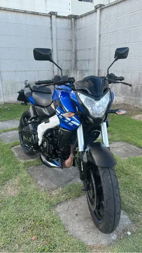 MOTO DOMINNAR 200