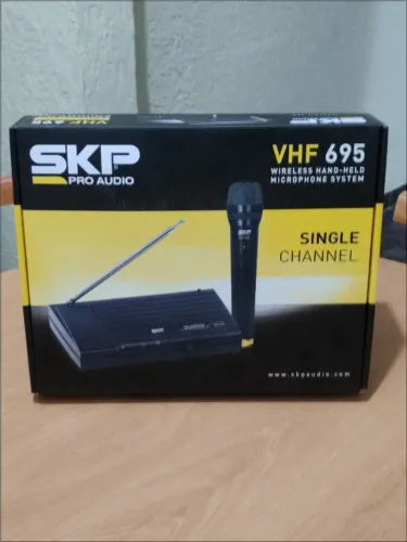 Microfone sem fio VHF de mão com excelente qualidade sonora Vhf695 Pronta entrega