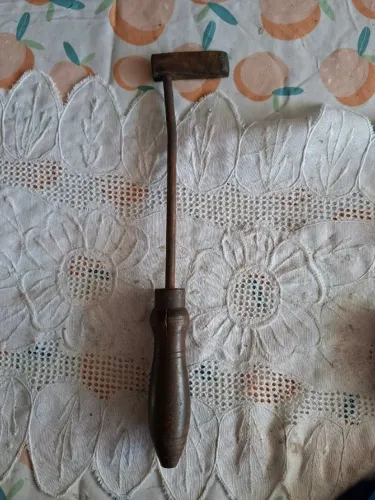 ferramenta antiga usada para soldagem com estanho.
