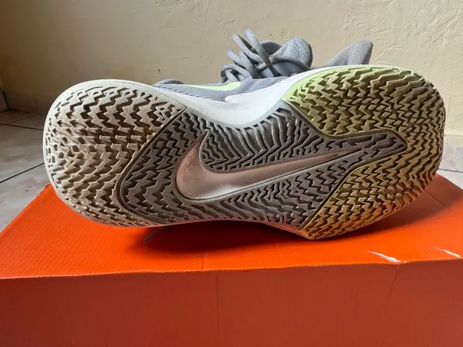 Nike Precision7, usado poucas vezes, o solado tá intacto e tenho a caixa original