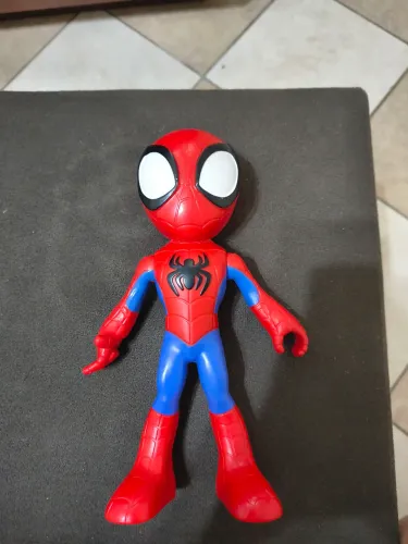 Boneco homem aranha 23cm,sem acessórios de teia,em ótimo estado