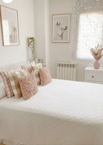 Alugo quarto feminino