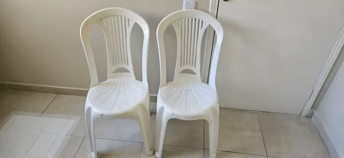Doação Cadeiras de plástico tramontina