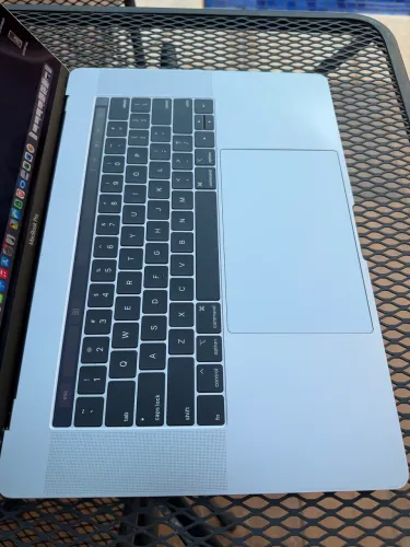 MacBook Pro 15? i7 16GB SSD 512GB | Retina + Radeon 4GB | Muito Conservado