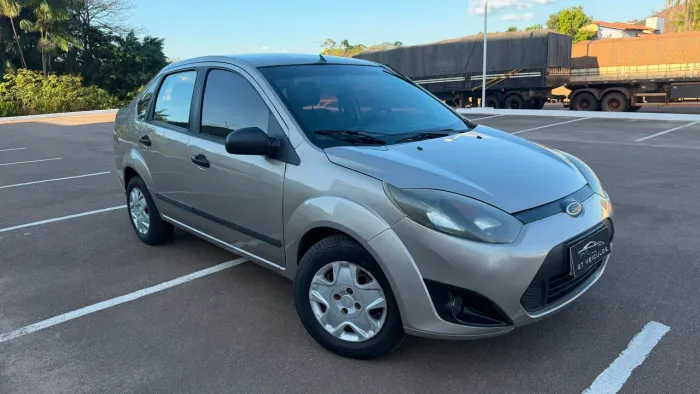 Ford Fiesta Sedan 1.0 8V Flex 4P 2011
