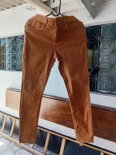 Calça. Comprida feminina 
