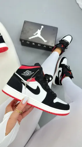 Botinha Unissex Nike Air Jordan 1 Mid Preto/Vermelho cano Alto Disponível 34 Ao 43