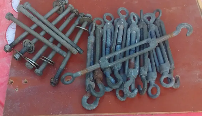 Esticadores galvanizados