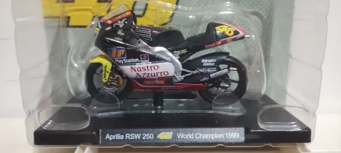 Miniatura moto Campeão 1999 / Valentino Rossi
