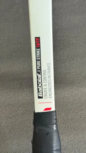 Raquete De Tênis Babolat Pure Strike 98 Gen4 16x19 305g (Usada)