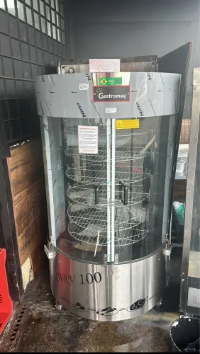 Vendo uma máquina de assar frango e costela giratória