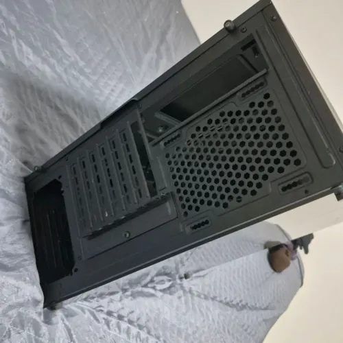 Gabinete Pichau Komor com LED