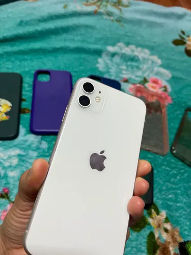 VENDO IPHONE 11 SEMI NOVO