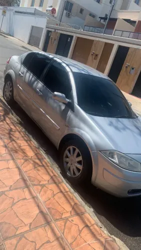 Renault Megane Sedan Dynamique Hi-flex 1.6 16V 2010