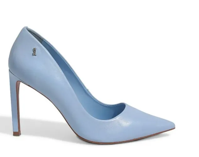 Scarpin Santa lolla tamanho 36, usado uma única vez. cor azul bebê.