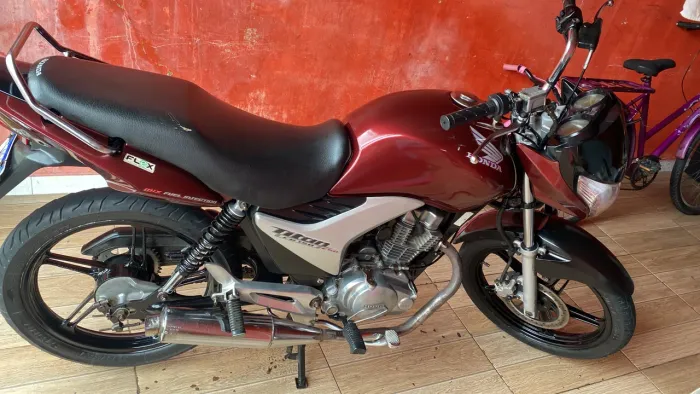 Titam cg 150 pra vender ou trocar em outra mais nova
