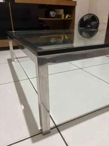 Mesa de centro de vidro
