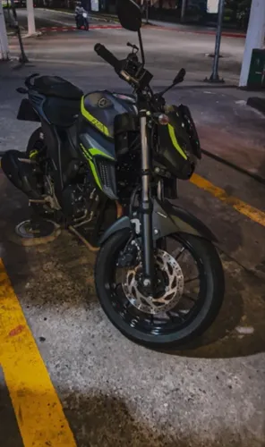 Moto Fz25 Yamaha