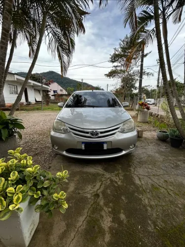 Toyota Etios XS 1.3 Flex 16V 5P Mec. 2013