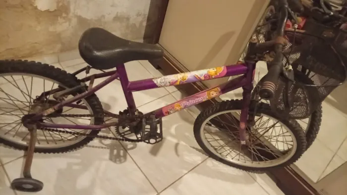 Bicicleta infantil aro 16 semi nova