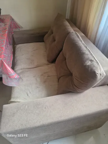 Sofa dois lugares aconchegante torrando