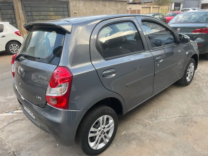 Toyota Etios X 1.3 Flex 16V 5P Mec. 2016