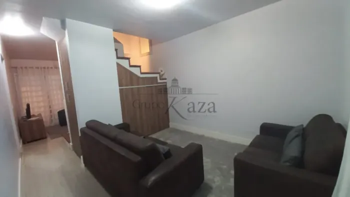 Oportunidade - Casa Sobrado em Condomínio - Condomínio Bosque dos Ipês - Jardim Califórnia