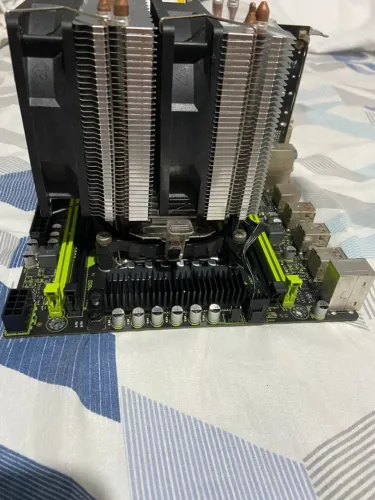 Vendo kit xeon E5 2650 V4, Placa de video RX550