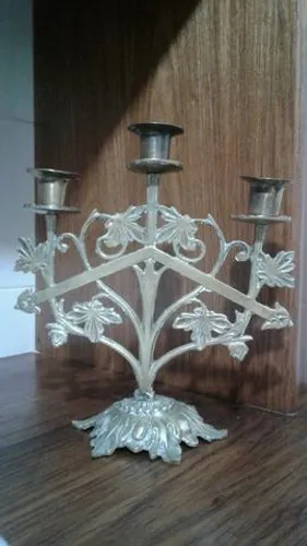 Castiçal em bronze para 3 velas?