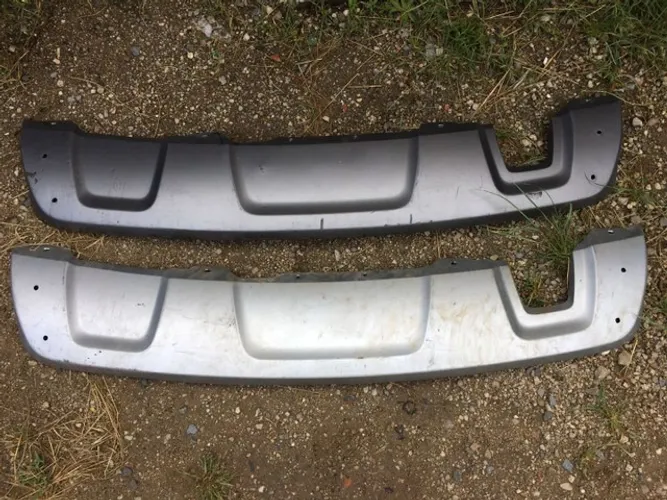Moldura prata  do parachoque traseira Renault duster