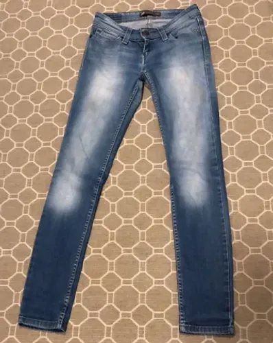 Calça Levi's feminina - tamanho 36