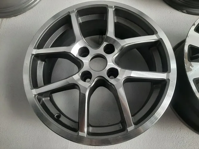 Roda aro 15 scorro raiada grafite com diamantado Renault sandero jogo 4x100