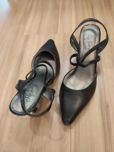 Sapato confortável importado novo