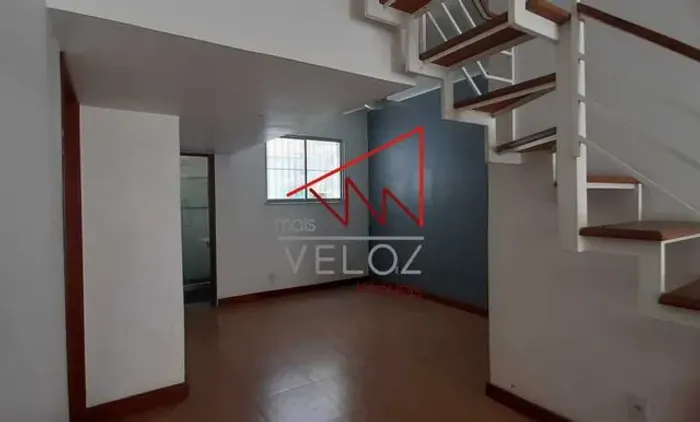 Casa de Vila - Triplex / Residencial / Catete