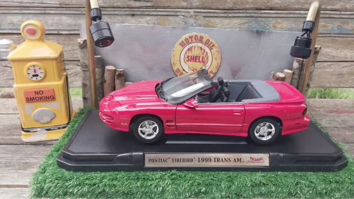 Miniatura de carro 1:18 Pontiac Fire Bird 1999