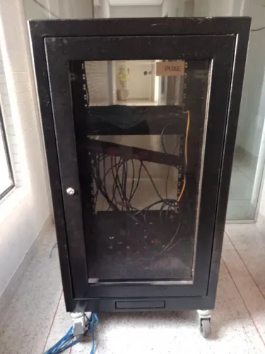 Rack para Servidor e equipamentos de rede.