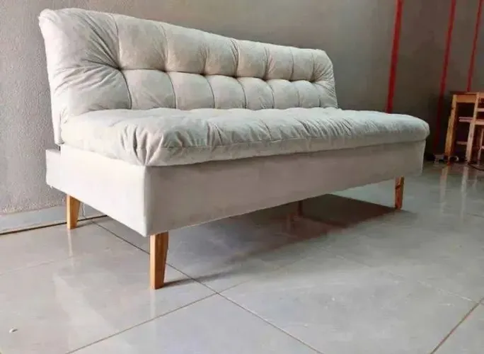 Sofá Cama Com Pés Palito