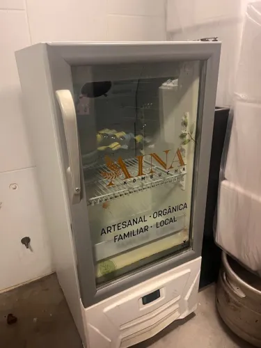 Refrigerador expositor venax 82l