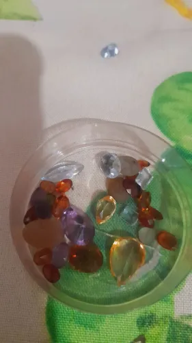 Pedras preciosas para artesanato e coleções