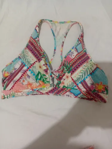 Top de Biquíni Floral  Busto n 50, calcinha 46 