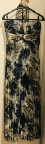 Vestido longo estiloso festas esporte chique.